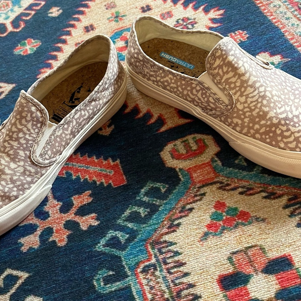 VANS Off the Wall Slip On Shoes - Picture 3 of 10